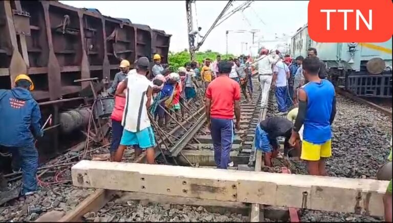 बोकारों के तुपकाडीह रेलखंड पर मालगाड़ी डिरेल, दो बोगी पटरी से उतरी